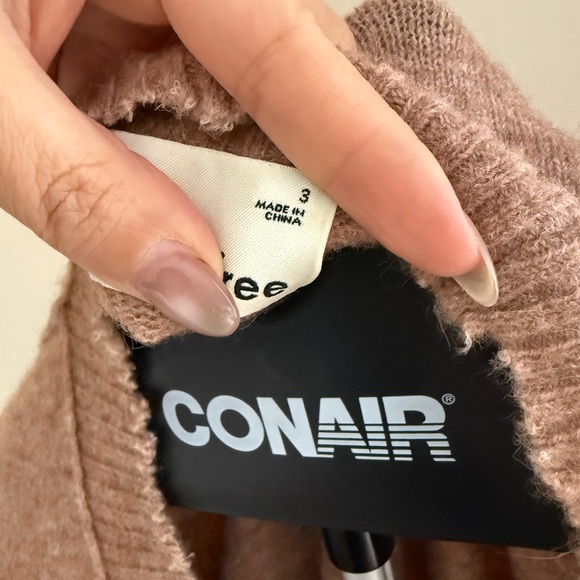 Wilfred V-Neck Brown Sweater - Picture 2 of 3